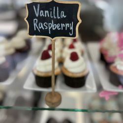 Frosted Cakery - Vanilla Raspberry Cupcakes