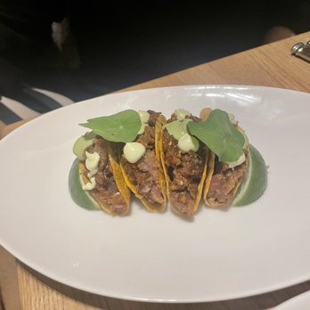 El Fish Marisquería - Tacos de Carnitas de Atun - Seafood Near Me - New York, New York El Fish Marisquería - Tacos de Carnitas de Atun - Seafood Near Me - New York, New York