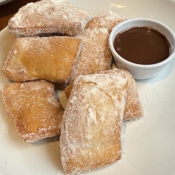 Olive Garden Italian Restaurant - Warm Italian Doughnuts with Chocolate Syrup arrived nice & hot - Italian Near Me - Salinas, California