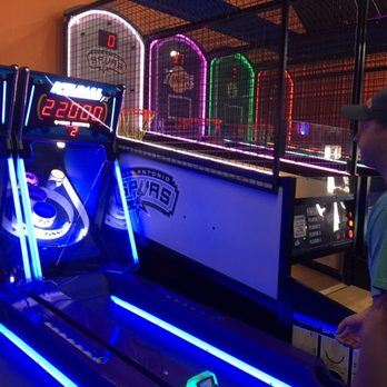 Rockin' Raceway Arcade - Fun games! - Amusement Parks Near Me - Pigeon Forge, Tennessee