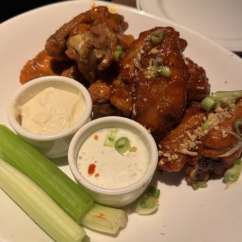 Yard House - 10 Crispy Traditional Wings - Vegetarian Near Me - San Diego, California Yard House - 10 Crispy Traditional Wings - Vegetarian Near Me - San Diego, California