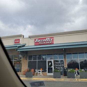 Bozzelli's - the outside of a restaurant - Pizza Near Me - Springfield, Virginia