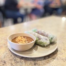 Grilled Pork Spring Rolls (2 Pcs) / Gói Cuốn Thịt Nướng