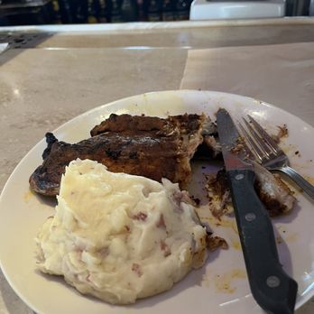 Applebee's Grill + Bar - Ribs and garlic mashed potatoes - American Near Me - Port Orange, Florida Applebee's Grill + Bar - Ribs and garlic mashed potatoes - American Near Me - Port Orange, Florida