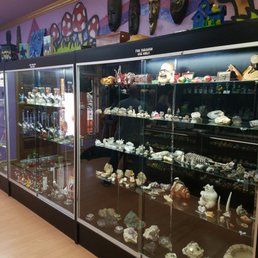 Amazing shop! All American made glass and the owner is so knowledgeable about the glass and where it comes from!