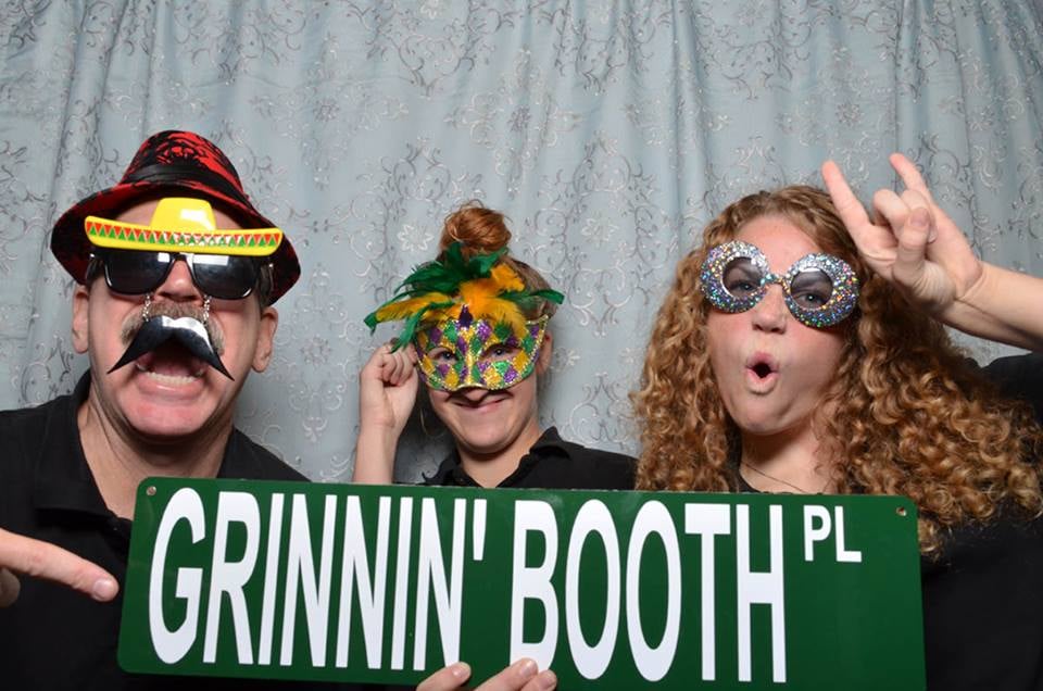 GRINNIN’ BOOTH Rustburg, Virginia Photo Booth Rentals Phone