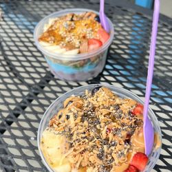 Earth Bowl Superfoods - Small Blue Majik and Açaí Medium Matcha and Coconut