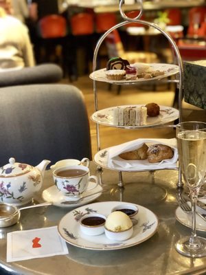 Oscar Bar & Restaurant by null