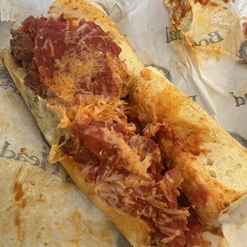 EARL Kakaako - Garlic bread chicken Parmesan sandwich special - Sandwiches Near Me - Honolulu, Hawaii
