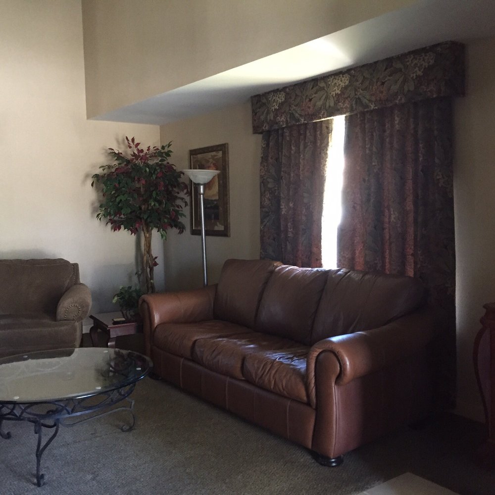 Stallion Springs Resort - Hotels Near Me - Tehachapi, California Stallion Springs Resort - Hotels Near Me - Tehachapi, California
