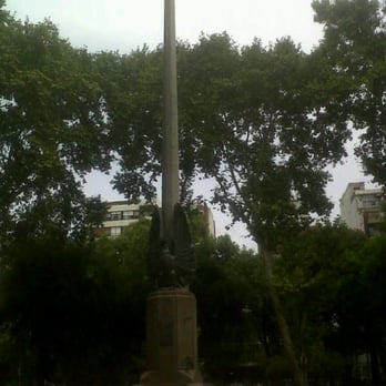 Plaza Almagro - Monumento a la bandera nacional. - Public Plazas Near Me - Buenos Aires, C