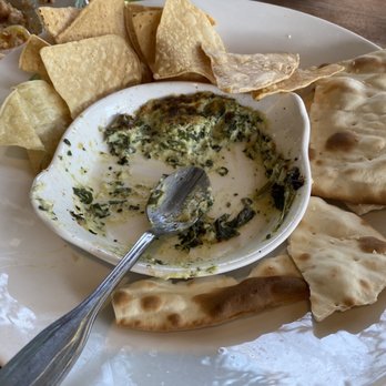Yard House - Spinach dip (mostly eaten) but the chips and water crackers are now served with it and both not good at all. - New American Near Me - Bakersfield, California