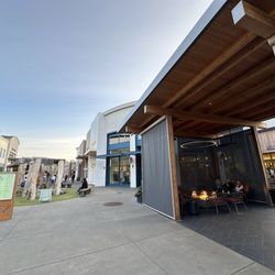 Bridgeport Village