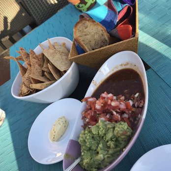 Estrella Restaurante - Chips and guacamole - Mexican Near Me - Cabo San Lucas, BCS