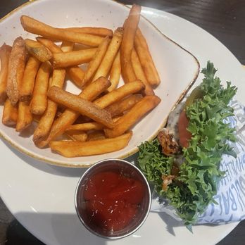 Hard Rock Cafe - Lettuce wrapped burger! - Burgers Near Me - Nashville, Tennessee Hard Rock Cafe - Lettuce wrapped burger! - Burgers Near Me - Nashville, Tennessee