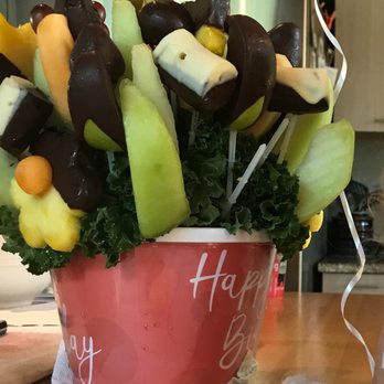 Edible Arrangements - NOT As Advertised - Edible Arrangements® fruit baskets - Delicious Celebration Dipped Fruit Delight - Birthday Container Large - RIP OFF!! - Gift Shops Near Me - Pikesville, Maryland Edible Arrangements - NOT As Advertised - Edible Arrangements® fruit baskets - Delicious Celebration Dipped Fruit Delight - Birthday Container Large - RIP OFF!! - Gift Shops Near Me - Pikesville, Maryland