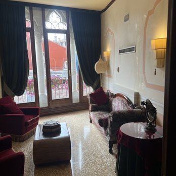 Ai Mori d'Oriente - Sitting area with balcony - Hotels Near Me - Venezia, VE