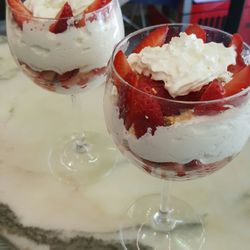 La Cicala - Fragole con panna