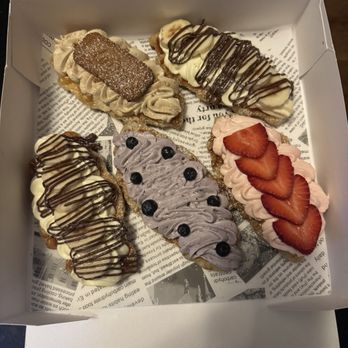 Sweet Nara - Blueberry, strawberry, banana and coffee croffles - Coffee & Tea Near Me - Fullerton, California