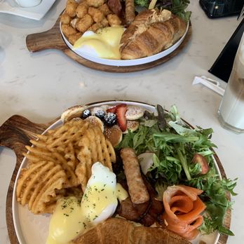 Light Cafe - Cafes Near Me - Toronto, Ontario
