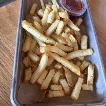 Nine Giant Brewing - Appetizer French fries - Gastropubs Near Me - Cincinnati, Ohio