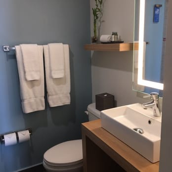 TRYP by Wyndham Isla Verde - Small but modern bathroom - Hotels Near Me - Carolina, Puerto Rico