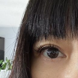 Natural looking lash