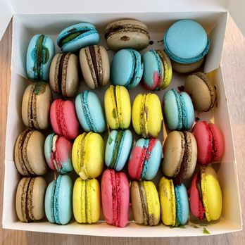 Le Foodist - A box of macarons - Cooking Schools Near Me - Paris, 75 Le Foodist - A box of macarons - Cooking Schools Near Me - Paris, 75