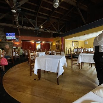Mezza Luna Restaurant - Interior of mezza luna - Italian Near Me - Half Moon Bay, California
