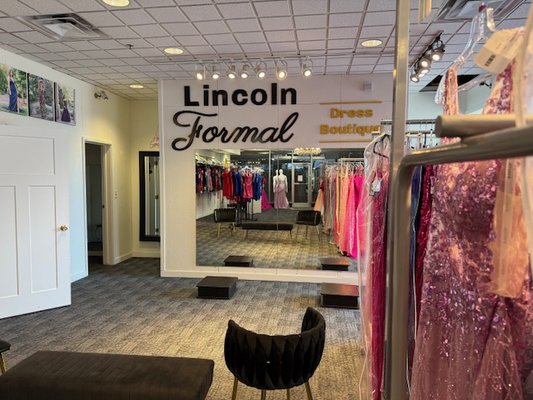 Lincoln Formal Dress Boutique, 17 Gateway Mall 6100 O St, Lincoln, NE  68505, US - MapQuest