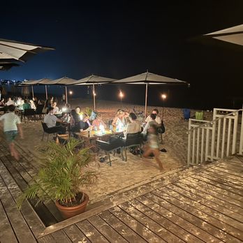 Kimpton Seafire Resort Plus Spa - Beachside resto - cocolobo - Resorts Near Me - Grand Cayman, Virgin Islands