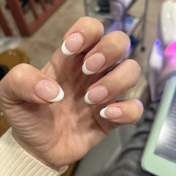 Ele Ela Nail Salon - Builder gel French manicure - Nail Salons Near Me - Pacifica, California