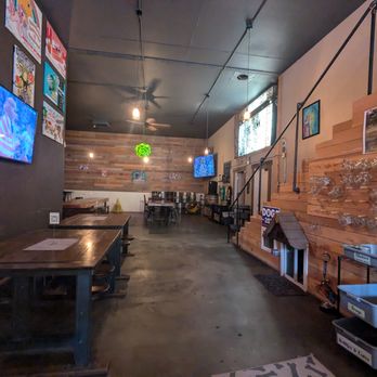 Middleton Brewing - Indoors. - Pubs Near Me - Everett, Washington