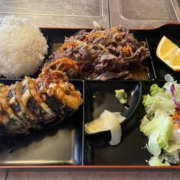 Bento lunch special with bulgogi beef and a Vegas roll! Bento lunch special with bulgogi beef and a Vegas roll!