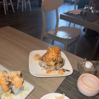 Sushi Hachi - Volcano 8 Pieces - Sushi Bars Near Me - Washington, DC, District of Columbia Sushi Hachi - Volcano 8 Pieces - Sushi Bars Near Me - Washington, DC, District of Columbia