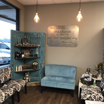Salon OC - Beautiful waiting area. - Hair Salons Near Me - Knoxville, Tennessee Salon OC - Beautiful waiting area. - Hair Salons Near Me - Knoxville, Tennessee