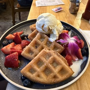 Eggy’s Neighborhood Kitchen - Churro waffle - Breakfast & Brunch Near Me - Berkeley, California Eggy’s Neighborhood Kitchen - Churro waffle - Breakfast & Brunch Near Me - Berkeley, California