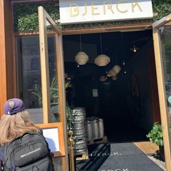 Bjerck Restaurant & Bar - Outside entrance - Modern European Near Me - Bergen, 12