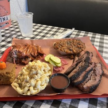 Hindsight BBQ - Pulled pork, brisket, baked beans, pumpkin cornbread and Mac and cheese - Barbeque Near Me - Waterbury, Connecticut Hindsight BBQ - Pulled pork, brisket, baked beans, pumpkin cornbread and Mac and cheese - Barbeque Near Me - Waterbury, Connecticut