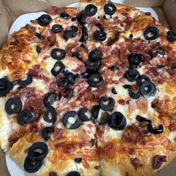 Antigoni’s Pizza - Small bacon and black olive pizza - Pizza Near Me - Scarborough, Maine