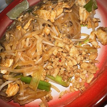 Joom Bangkok Cafe - chicken pad thai. - Thai Near Me - Los Angeles, California