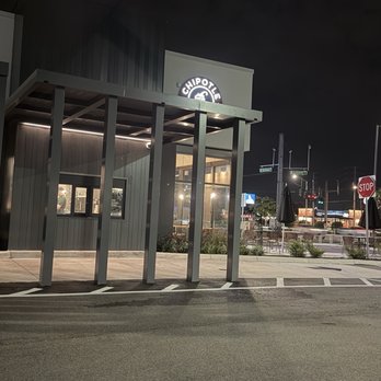 Chipotle - Outside - Fast Food Near Me - Winter Park, Florida
