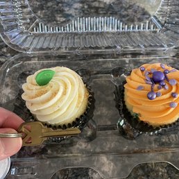 Key lime and it's my party. House key for size reference. Key lime and it's my party. House key for size reference.
