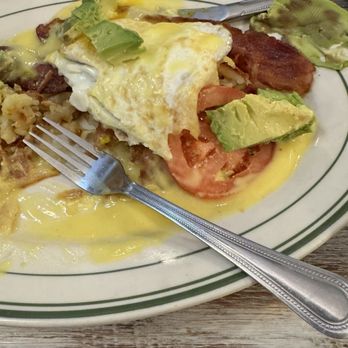 Honey Bee Cafe - American Near Me - Mattoon, Illinois