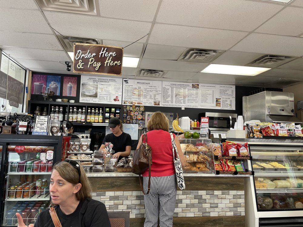 Divicious Deli & Coffee Shop, Lakeland Roadtrippers