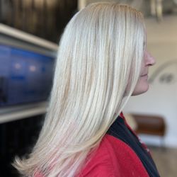 Salon Capelli - Blonde bombshell