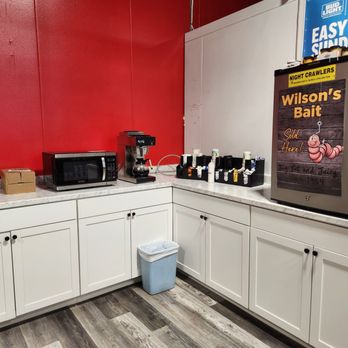 Quick Pick - Coffee and condiments - Convenience Stores Near Me - Covington, Virginia