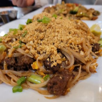 Cinco - a plate of noodles with meat and vegetables - Mexican Near Me - South Bend, Indiana