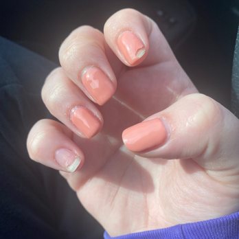 Gem Nails & Spa - Right hand - Nail Salons Near Me - Mount Prospect, Illinois