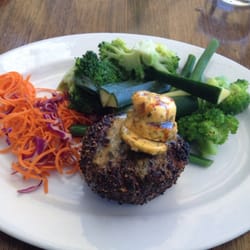Kelly's Bar And Grill - Steak!!! Peppery but nice with the butter. Very nicely done